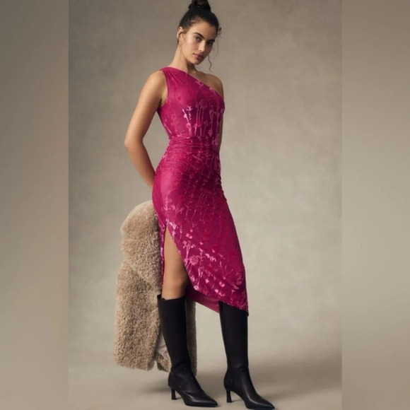 NWT Hutch One Shoulder Ruched Pink Velvet Dress Medium - Picture 1 of 12